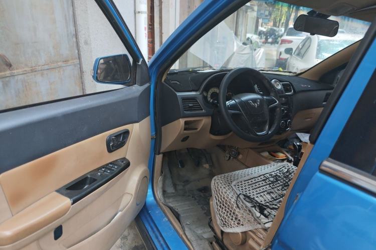 Used Wuling Hongguang 2014 1.5L S Comfort Model Driver Seat
