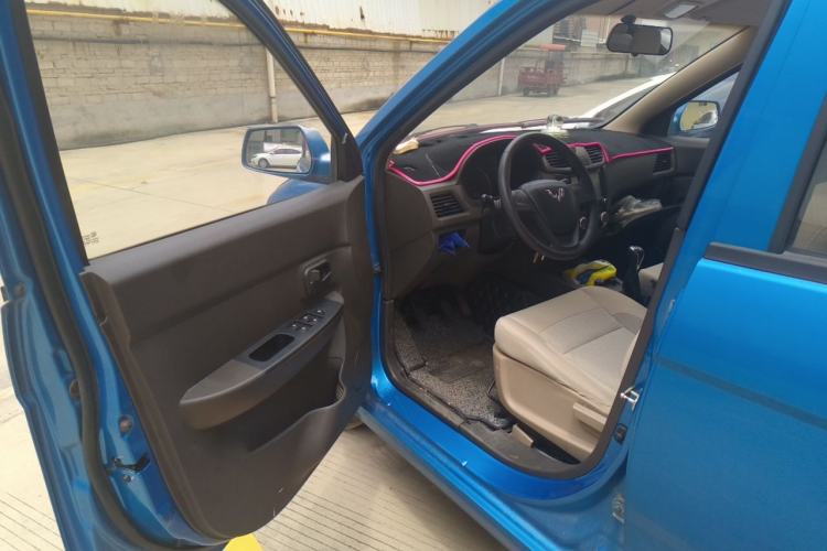 Used Wuling Hongguang 2014 1.5L S Standard Version Driver Seat