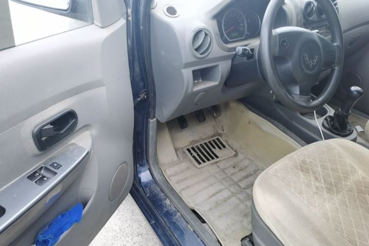 Used Wuling Hongguang 2014 1.2L Base Model China IV Driver Seat