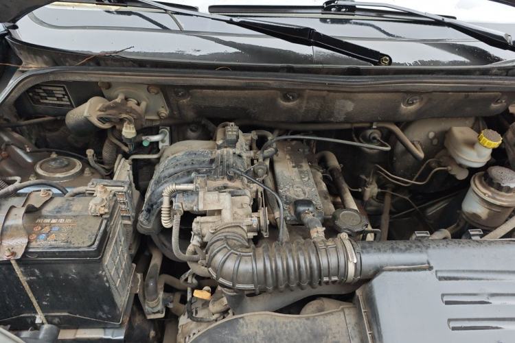 Used Wuling Hongguang 2014 1.2L Standard Model China IV Engine Bay