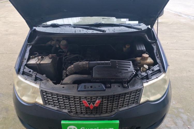 Used Wuling Hongguang 2014 1.5L Base Version Engine Bay