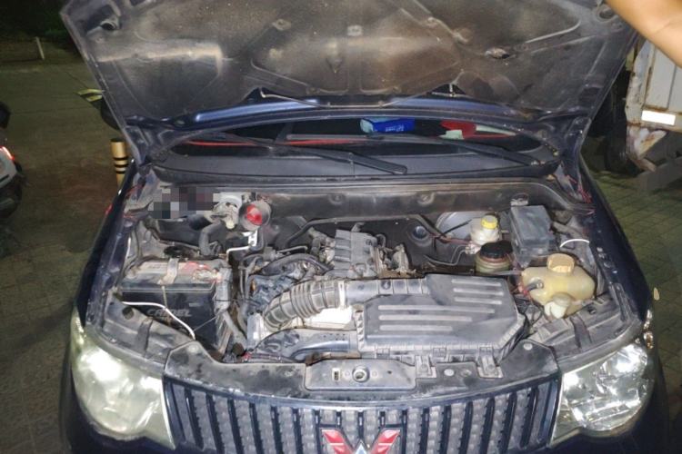 Used Wuling Hongguang 2014 1.5L Base Version Engine Bay
