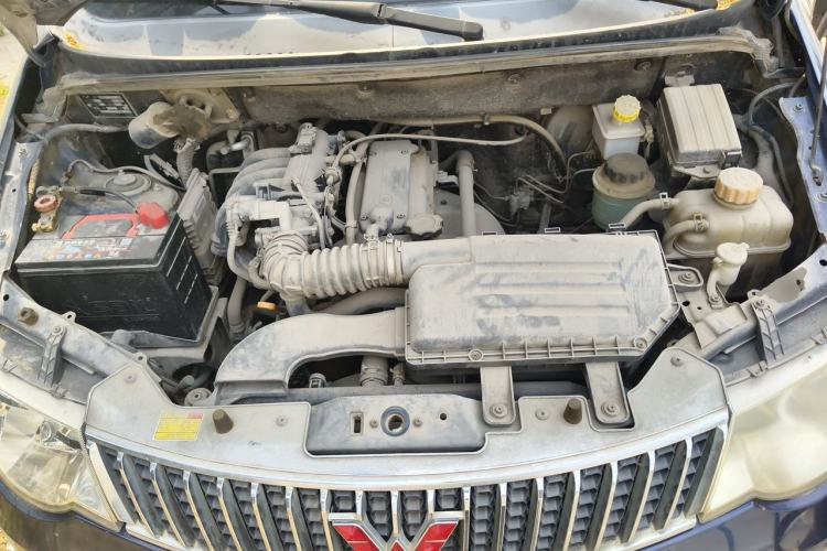 Used Wuling Hongguang 2014 1.2L Standard Model China IV Engine Bay
