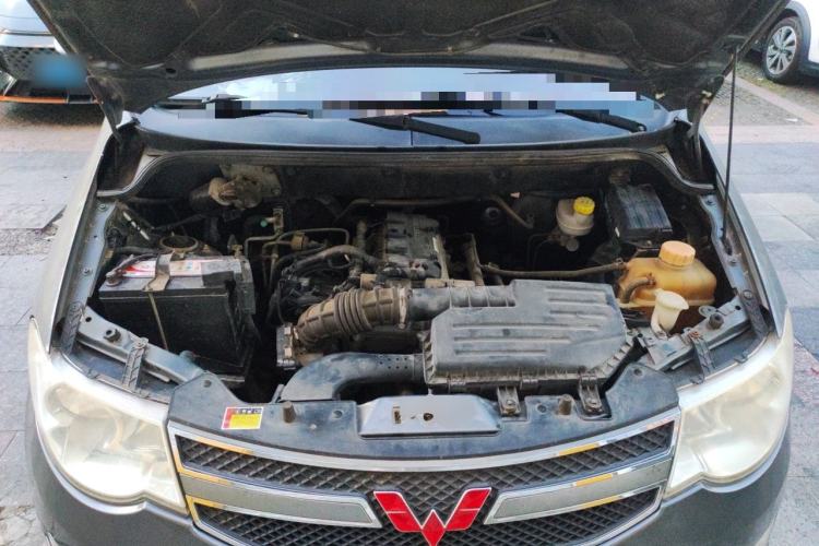 Used Wuling Hongguang 2014 1.5L S Standard Version Engine Bay