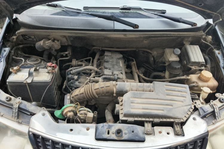 Used Wuling Hongguang 2014 1.5L Base Version Engine Bay
