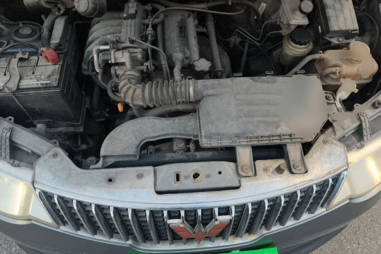 Used Wuling Hongguang 2014 1.2L S Standard Version China IV Standard Engine Bay