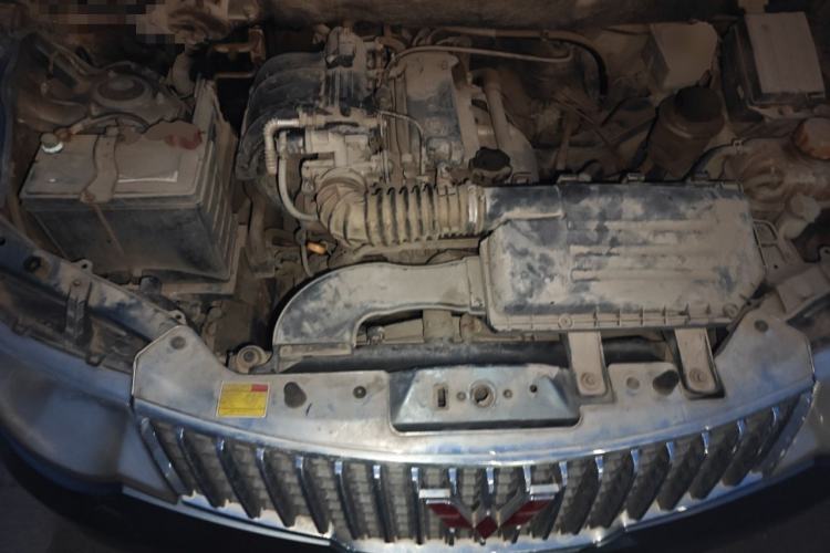 Used Wuling Hongguang 2014 1.2L Standard Model China IV Engine Bay