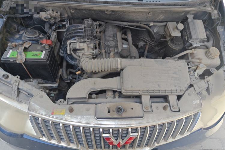 Used Wuling Hongguang 2014 1.2L Standard Model China IV Engine Bay