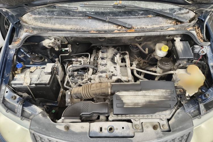 Used Wuling Hongguang 2014 1.5L Base Version Engine Bay