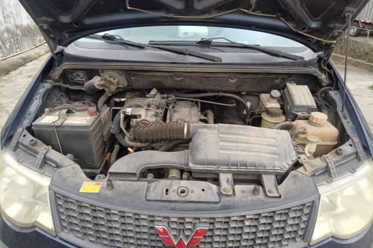 Used Wuling Hongguang 2014 1.2L Base Model China IV Engine Bay