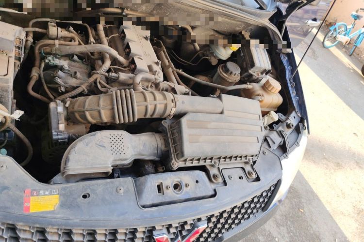 Used Wuling Hongguang 2014 1.5L Base Version Engine Bay Left