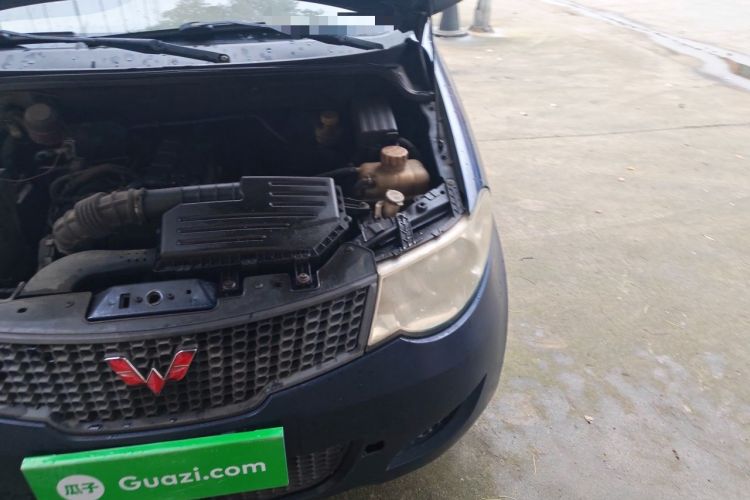Used Wuling Hongguang 2014 1.5L Base Version Engine Bay Left