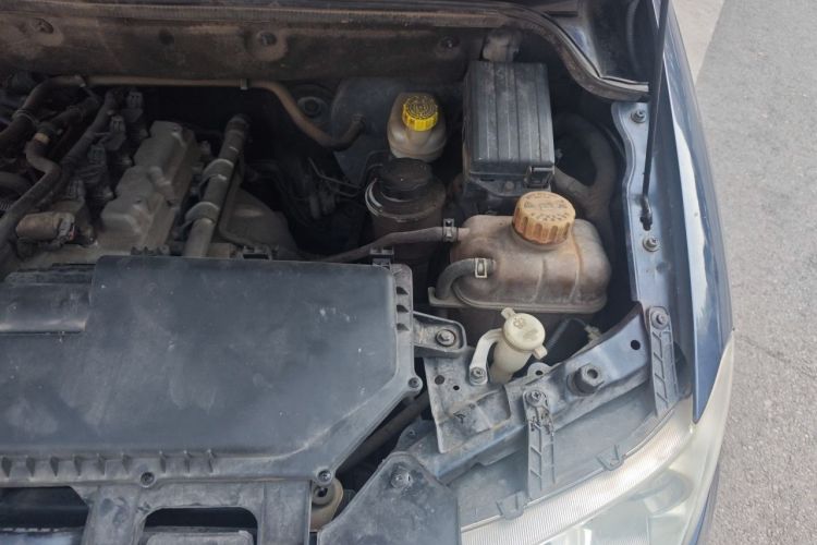 Used Wuling Hongguang 2014 1.2L Base Model China IV Engine Bay Left