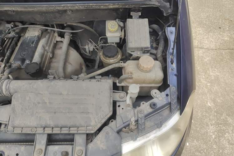 Used Wuling Hongguang 2014 1.2L Base Model China IV Engine Bay Left