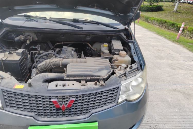Used Wuling Hongguang 2014 1.5L Base Version Engine Bay Left