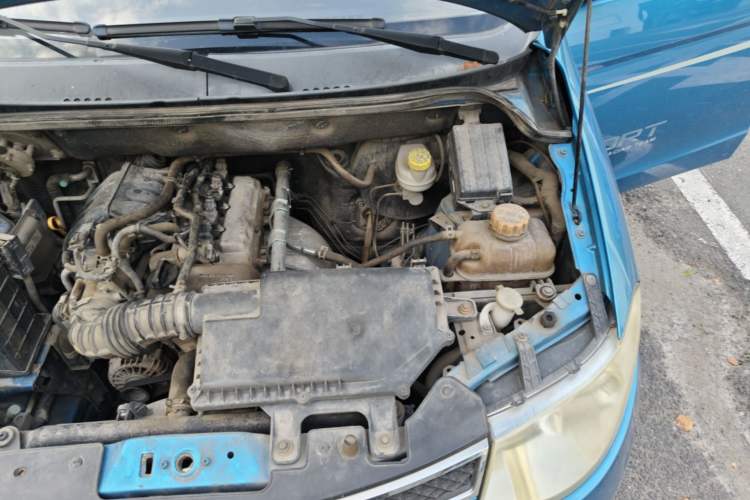 Used Wuling Hongguang 2014 1.2L S Comfort Model China IV Engine Bay Left