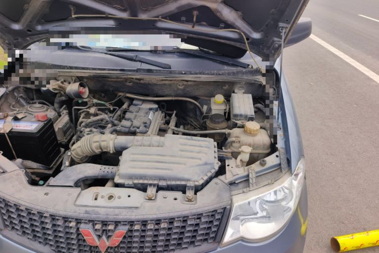 Used Wuling Hongguang 2014 1.2L Base Model China IV Engine Bay Left