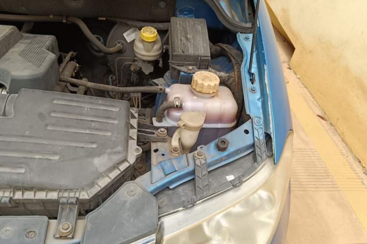 Used Wuling Hongguang 2014 1.5L S Luxury Model Engine Bay Left