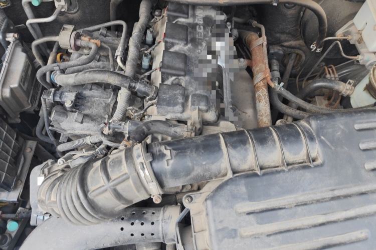 Used Wuling Hongguang 2014 1.5L Base Version Engine Bay