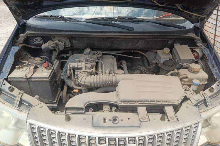 Used Wuling Hongguang 2014 1.2L Standard Model China IV Engine Bay