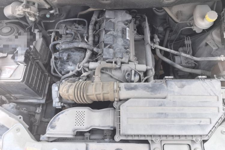 Used Wuling Hongguang 2014 1.5L Standard Version Engine Bay