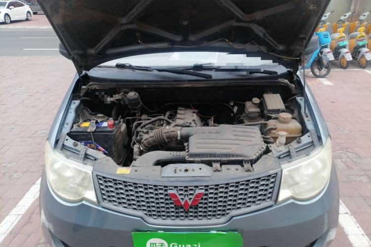 Used Wuling Hongguang 2014 1.5L Base Version Engine Bay