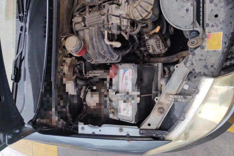 Used Wuling Hongguang 2014 1.2L Standard Model China IV Engine Bay Right