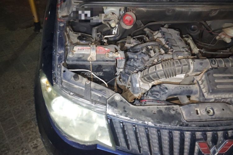 Used Wuling Hongguang 2014 1.5L Base Version Engine Bay Right