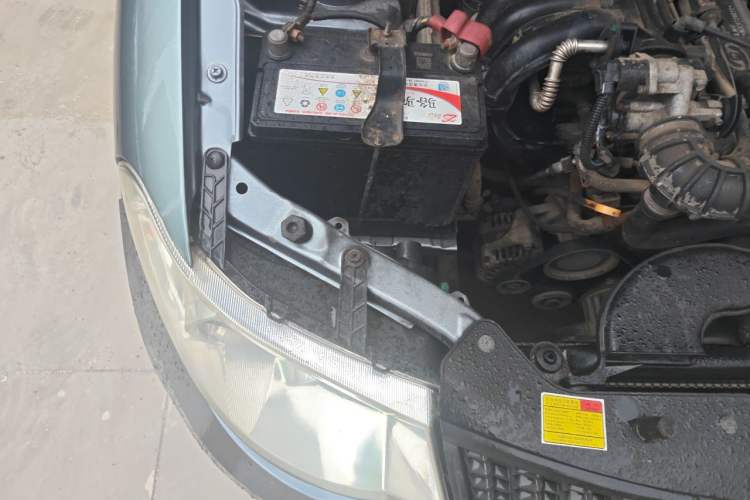 Used Wuling Hongguang 2014 1.2L Base Model China IV Engine Bay Right