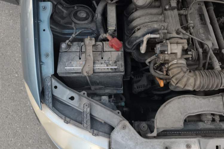 Used Wuling Hongguang 2014 1.2L S Standard Version China IV Standard Engine Bay Right
