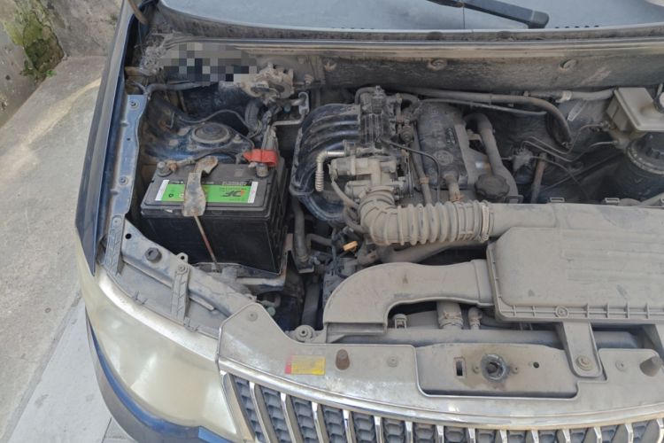 Used Wuling Hongguang 2014 1.2L Standard Model China IV Engine Bay Right