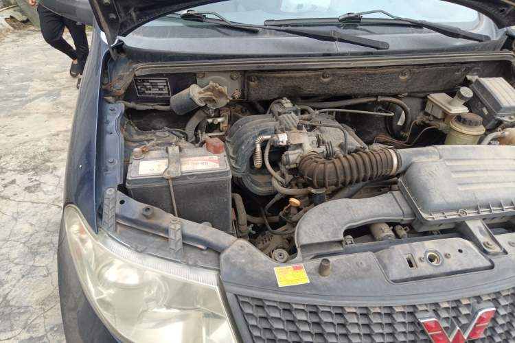 Used Wuling Hongguang 2014 1.2L Base Model China IV Engine Bay Right