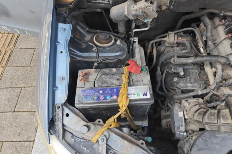 Used Wuling Hongguang 2014 1.5L Base Version Engine Bay Right