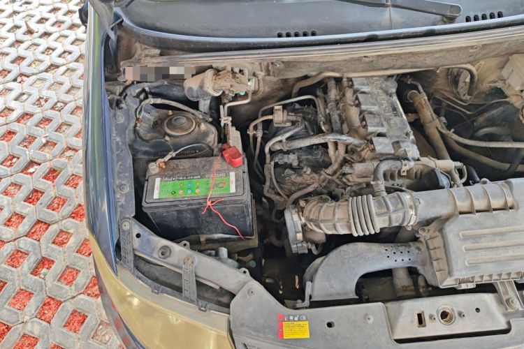Used Wuling Hongguang 2014 1.5L Base Version Engine Bay Right