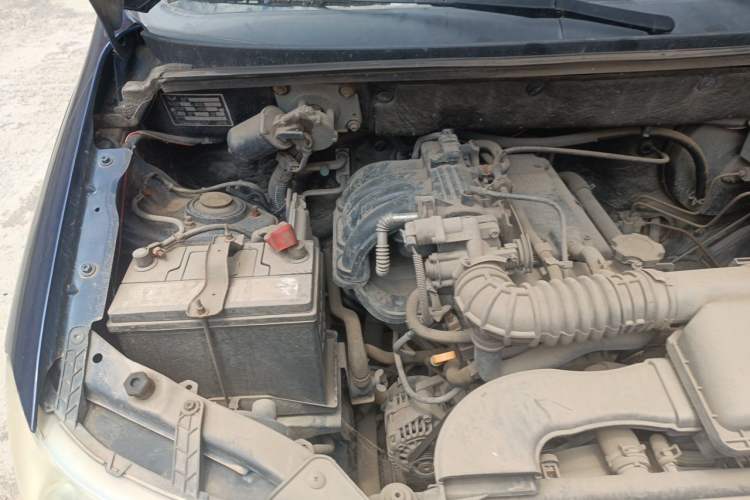 Used Wuling Hongguang 2014 1.2L Standard Model China IV Engine Bay Right