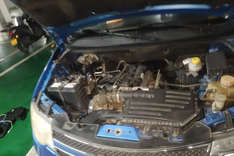 Used Wuling Hongguang 2014 1.5L S Comfort Model Engine Bay Right