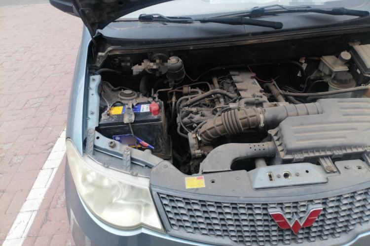 Used Wuling Hongguang 2014 1.5L Base Version Engine Bay Right