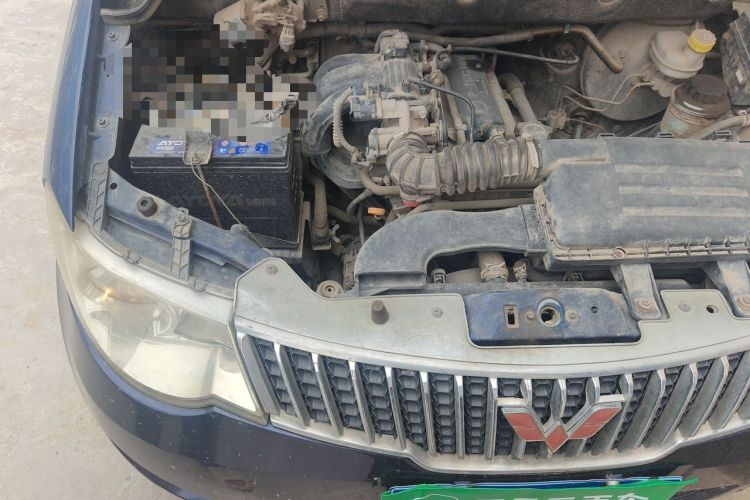 Used Wuling Hongguang 2014 1.2L Standard Model China IV Engine Bay Right