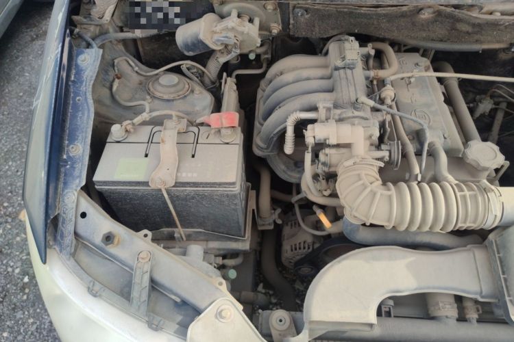 Used Wuling Hongguang 2014 1.2L Standard Model China IV Engine Bay Right