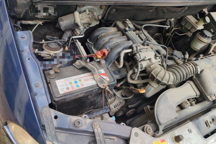 Used Wuling Hongguang 2014 1.2L Standard Model China IV Engine Bay Right