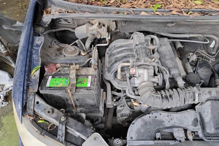 Used Wuling Hongguang 2014 1.2L Standard Model China IV Engine Bay Right