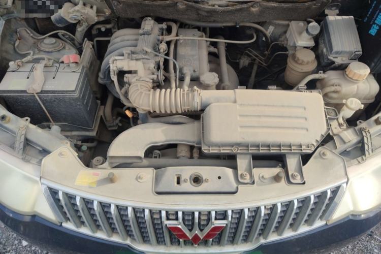Used Wuling Hongguang 2014 1.2L Standard Model China IV Engine Bay