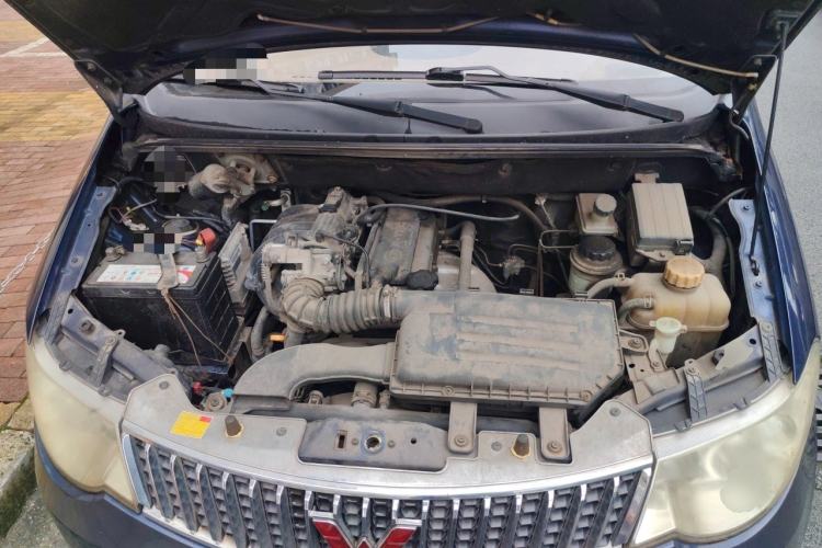 Used Wuling Hongguang 2014 1.2L Standard Model China IV Engine Bay