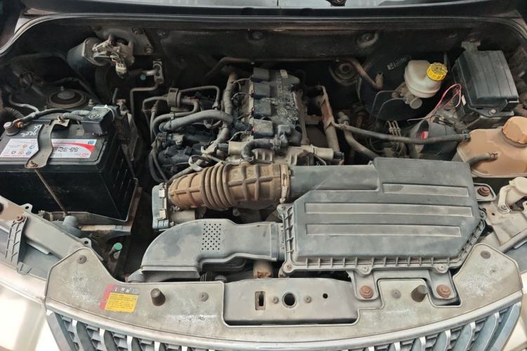 Used Wuling Hongguang 2014 1.5L Standard Version Engine Bay