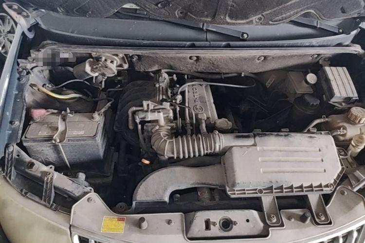 Used Wuling Hongguang 2014 1.2L Standard Model China IV Engine Bay