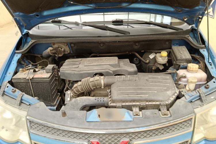 Used Wuling Hongguang 2014 1.5L S Luxury Model Engine Bay