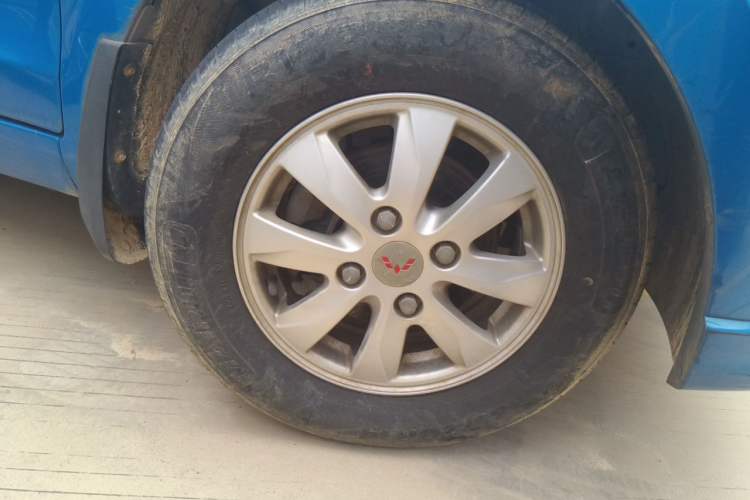 Used Wuling Hongguang 2014 1.5L S Standard Version Exterior 1