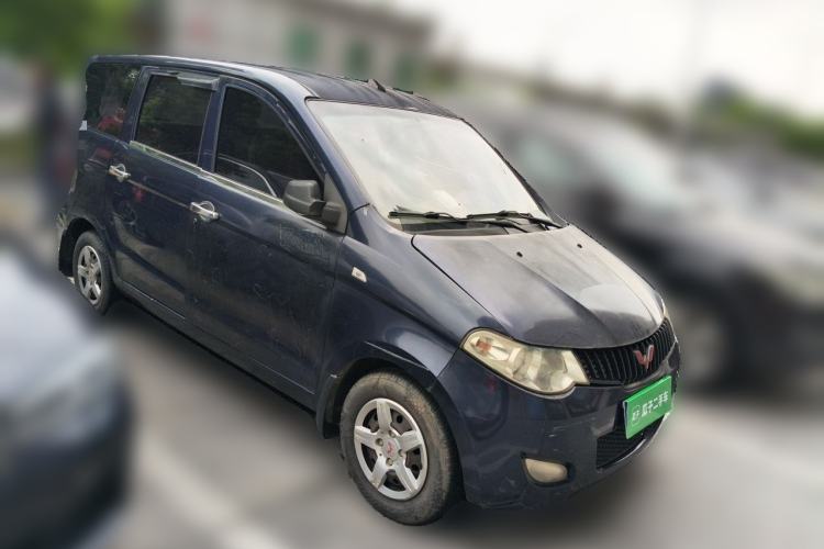 Used Wuling Hongguang 2014 1.5L Base Version Front Right 45 Deg
