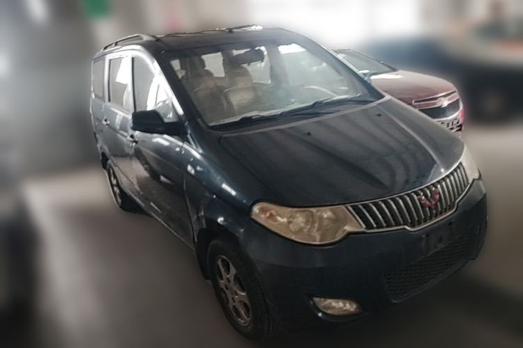 Used Wuling Hongguang 2014 1.2L Standard Model China IV Front Right 45 Deg