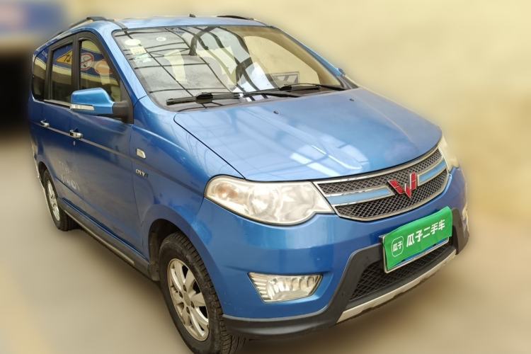 Used Wuling Hongguang 2014 1.5L S Luxury Model Front Right 45 Deg